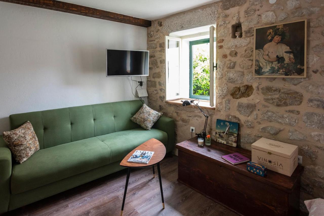 Guesthouse Nina Kaštel Novi Exterior foto